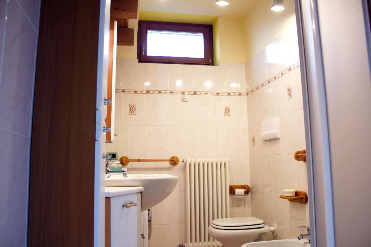 La Casa Sul Sasso In Town Serviced Accommodations 데르비오 외부 사진