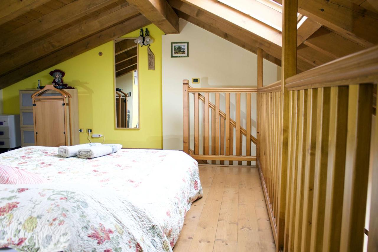 La Casa Sul Sasso In Town Serviced Accommodations 데르비오 외부 사진